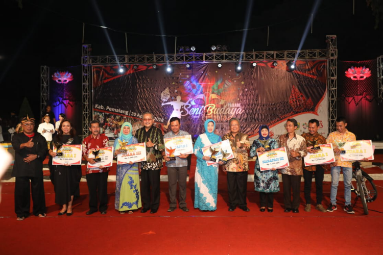 Tiga Kesenian Asing Ramaikan Penutupan Pesta Rakyat
