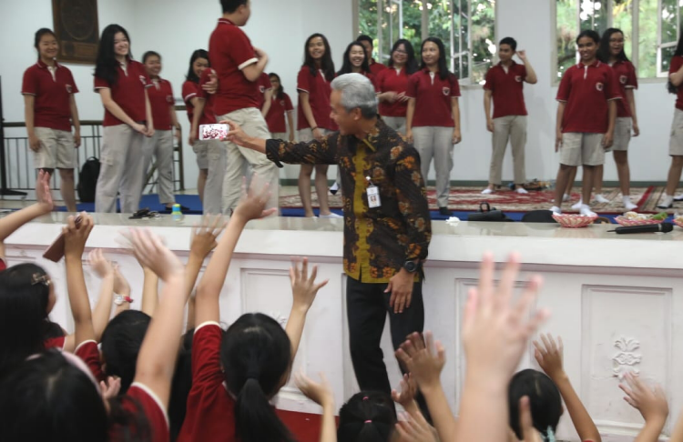 Saat Sang Juara Paduan Suara Unjuk Kebolehan di Hadapan Ganjar